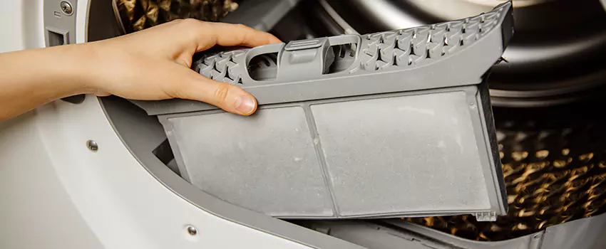 Signs Of A Clogged Dryer Lint Trap in Braintree, Massachusetts